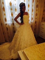 Продам свадебное платье,  цвет айвори,  размер 42-46